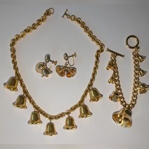 EVC HIGH QUALITY GOLD TONE BELL NECKLACE, EARRINGS & BRACELET